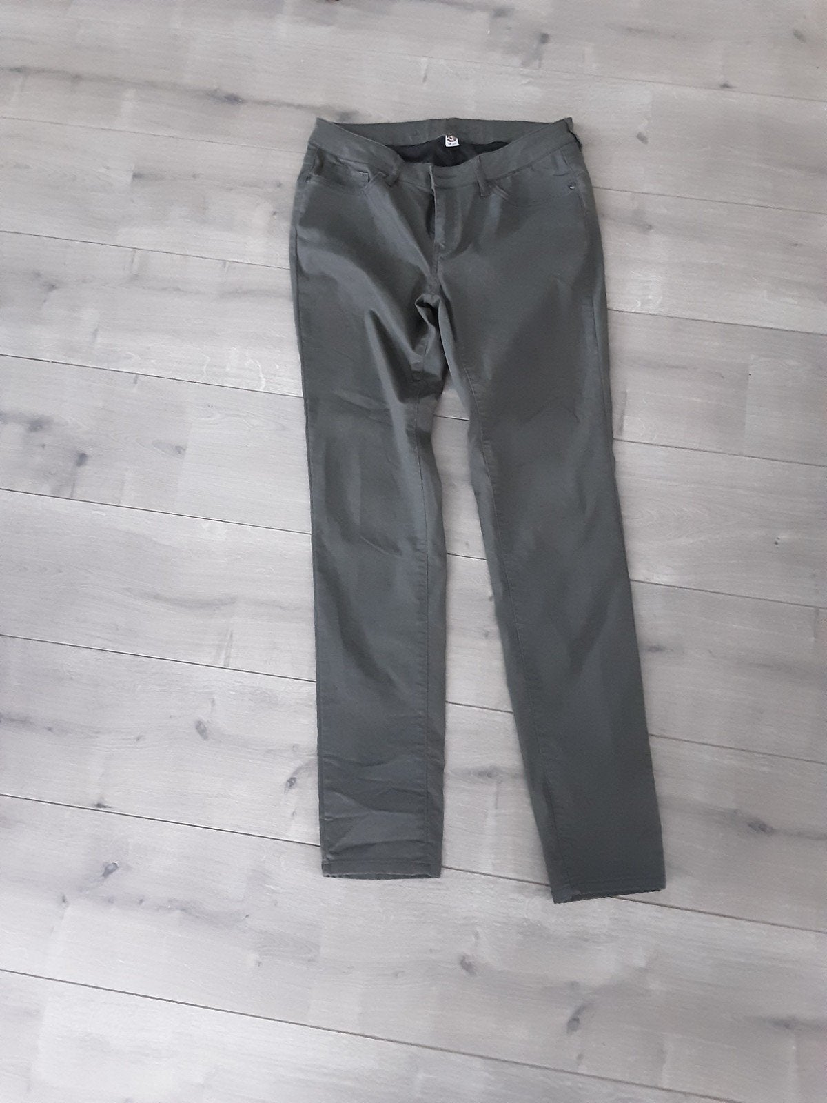 groene lange broek, Maat 38/40 (M), Ophalen of Verzenden, Zo goed als nieuw, Lang