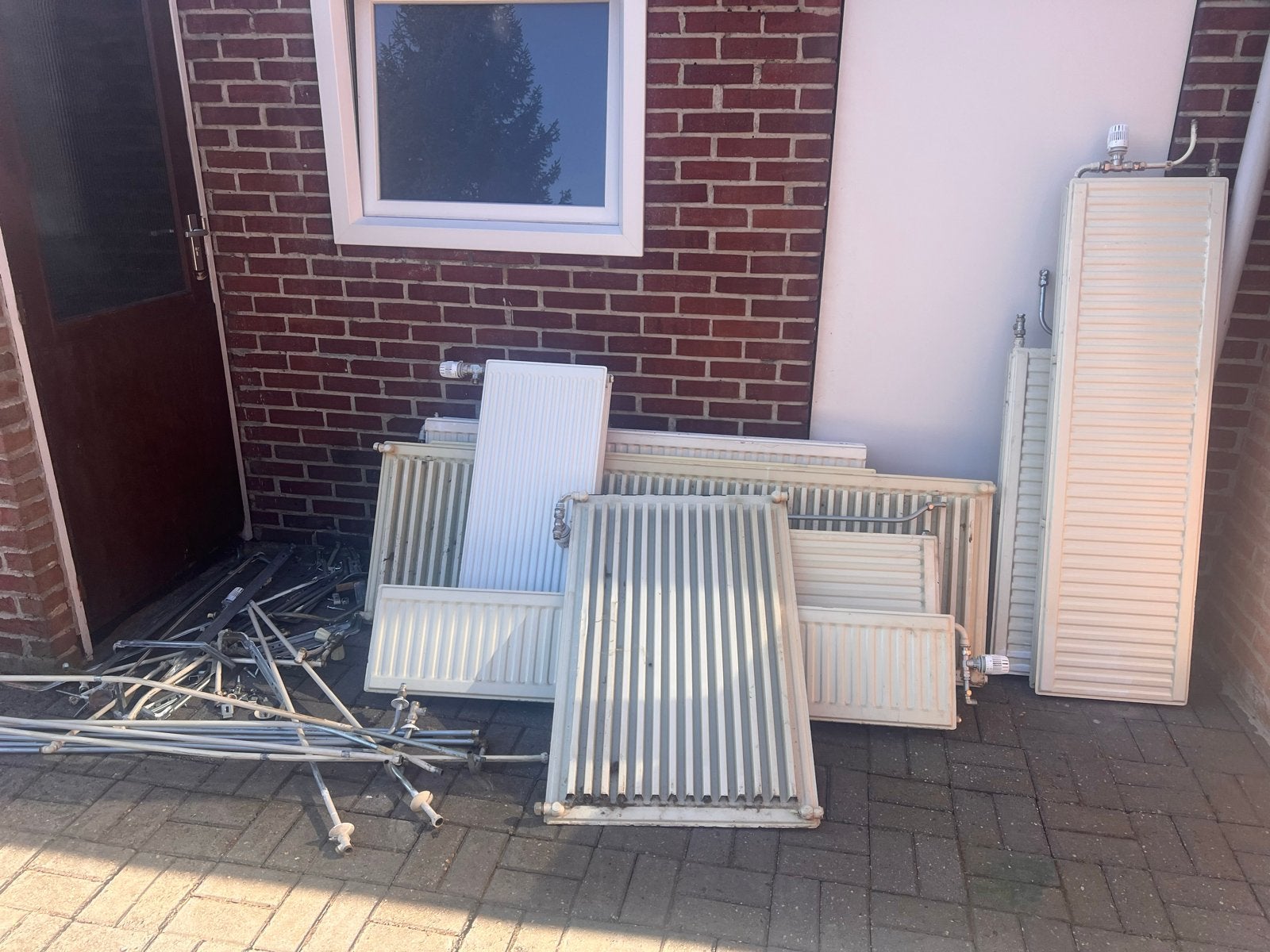 9 Diverse radiatoren en verwarmingselementen, Gebruikt, Radiator, Ophalen of Verzenden, 60 tot 150 cm