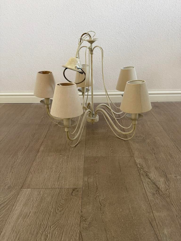 Crèmekleurige kroonluchter met 5 stoffen kappen, Ophalen, Gebruikt, Metaal
