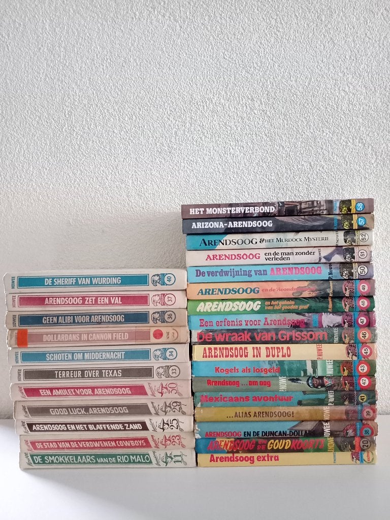 28 ARENDSOOG Boeken, Boeken, Ophalen of Verzenden, Gelezen, P. Nowee