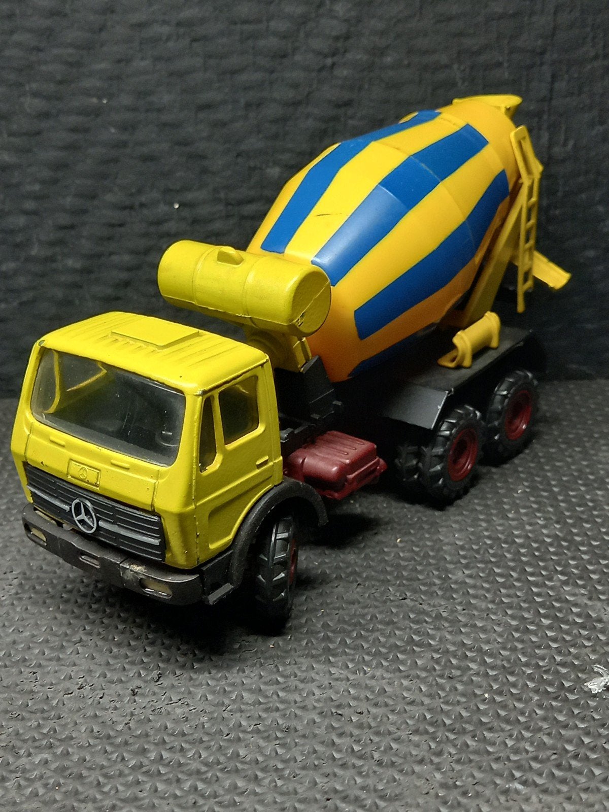 mecedes betonmixer, Ophalen of Verzenden, Zo goed als nieuw, Tractor of Landbouw
