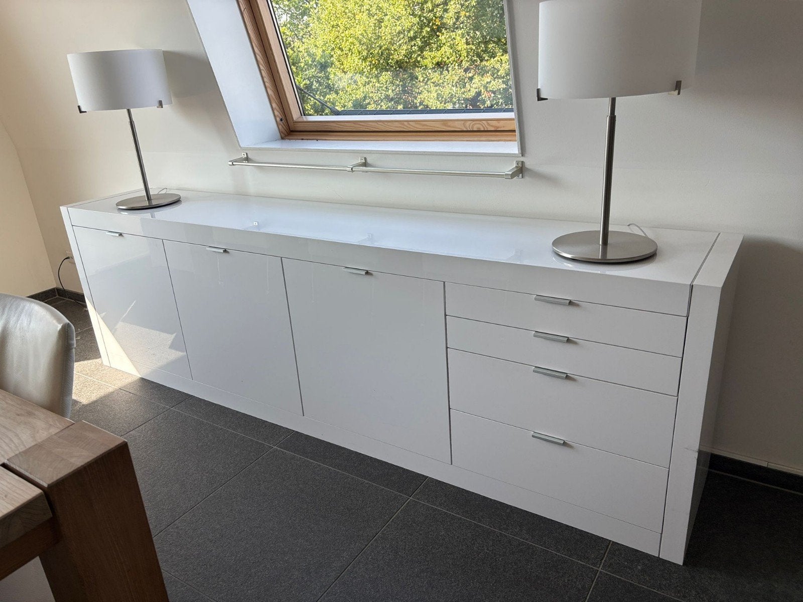 Pastoe Wit L-serie hoogglans dressoir met lades en deuren, Huis en Inrichting, Kasten | Dressoirs, Overige materialen, Modern, Hoogglans