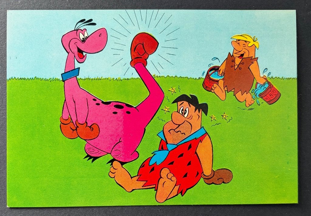 Ansichtkaart 1965 Fred Flinstone, Barney en Dino, Verzamelen, Ophalen of Verzenden, 1960 tot 1980, Ongelopen, Sterren en Beroemdheden