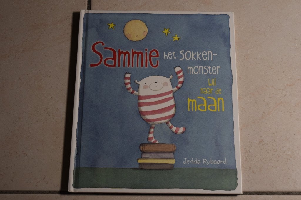 Sammie het sokkenmonster wil naar de maan / Jedda Robaard, Boeken, Ophalen of Verzenden, Zo goed als nieuw, Fictie algemeen, Voorleesboek