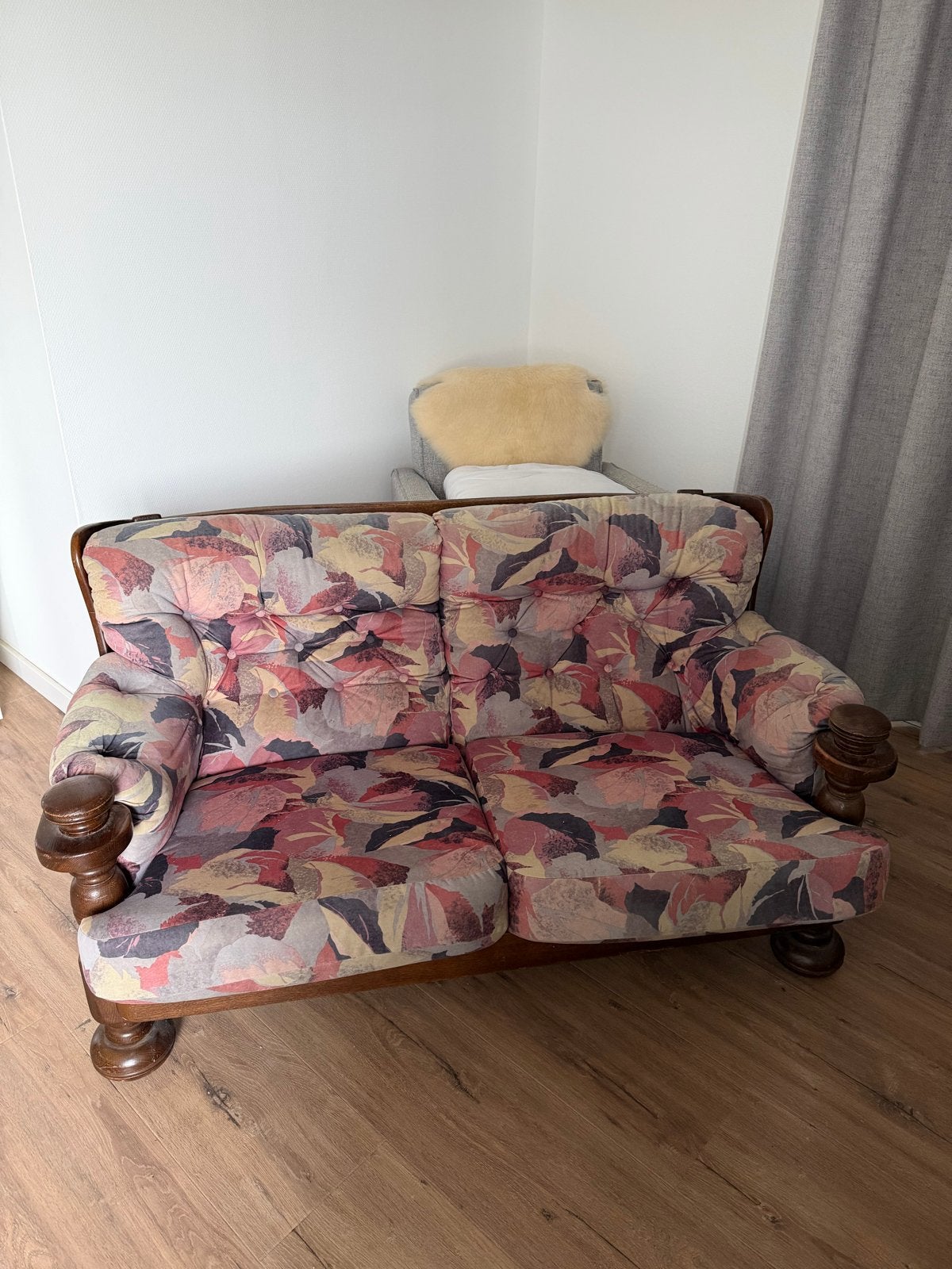 GRATIS Vintage tweepersoonsbank met bloemenprint, Huis en Inrichting, Ophalen, Gebruikt, Tweepersoons, 75 tot 100 cm