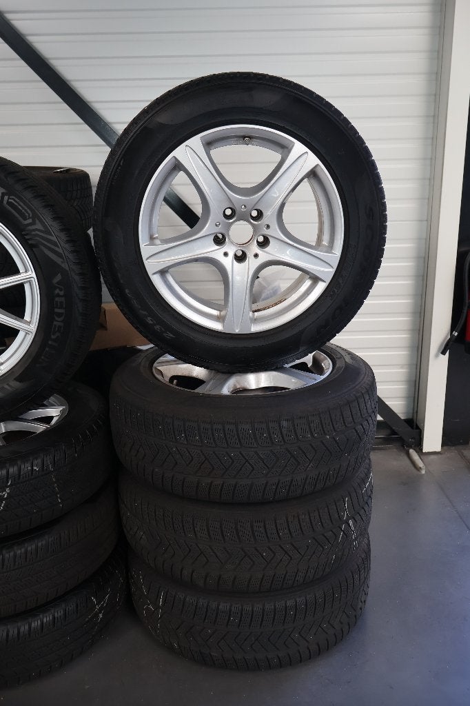 Mercedes Benz GLC Winterset 18", Auto-onderdelen, 19 inch, Gebruikt, Banden en Velgen, 235 mm