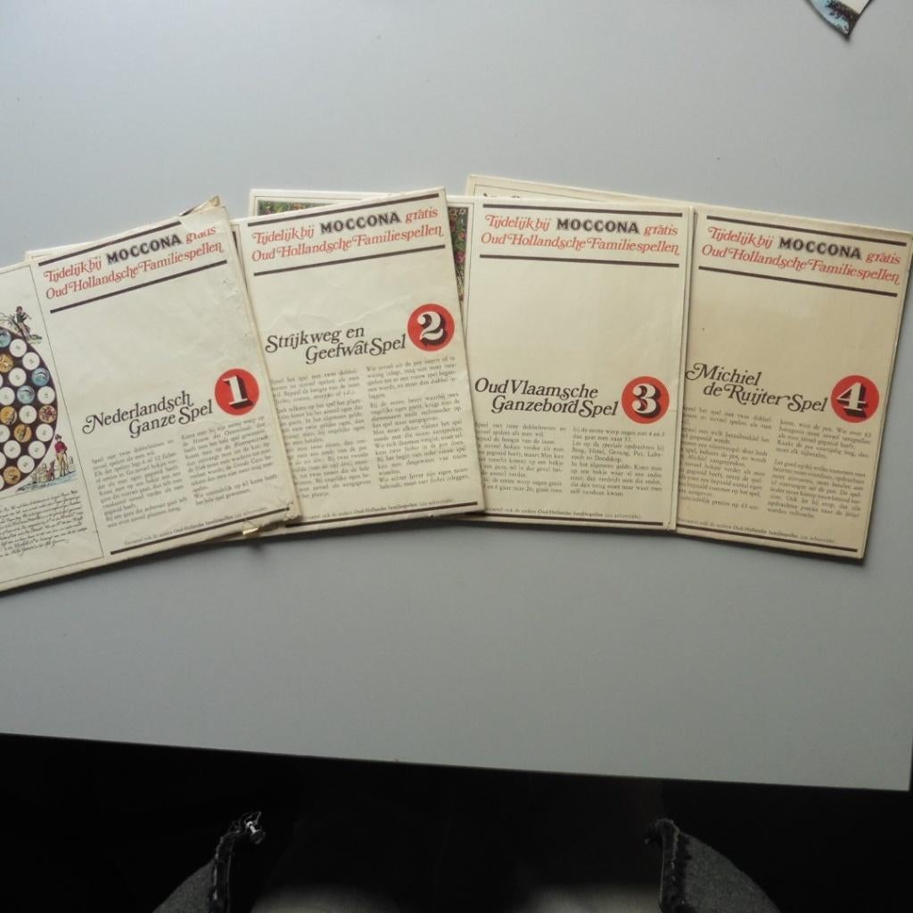 Vintage Oud Hollandse Familiespellen Moccona, Vijf spelers of meer, Ophalen of Verzenden, Zo goed als nieuw, Moccona