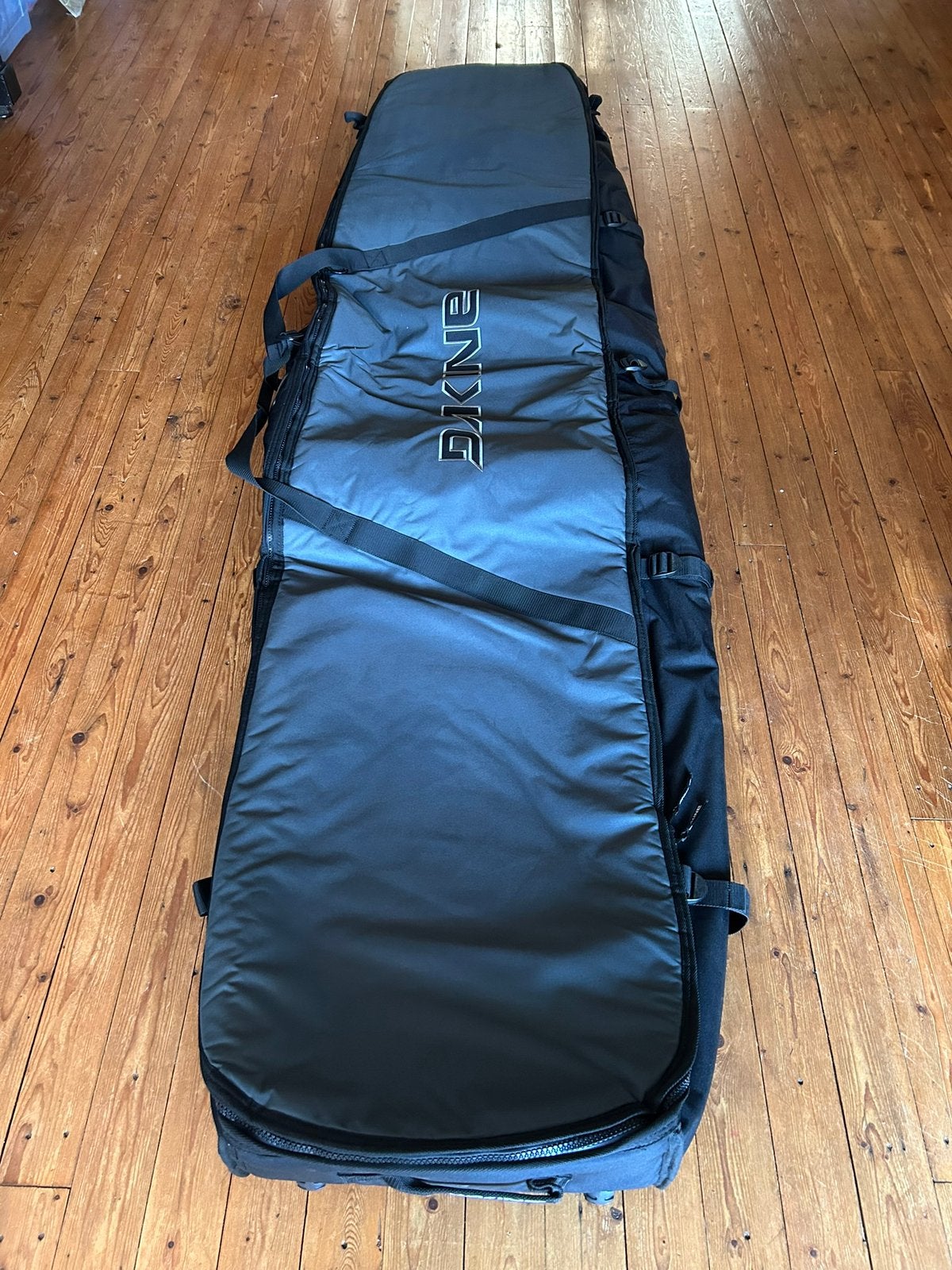 Surfboard travel bag 9’2’’ Dakine, Watersport en Boten, Golfsurfen, Ophalen, Zo goed als nieuw