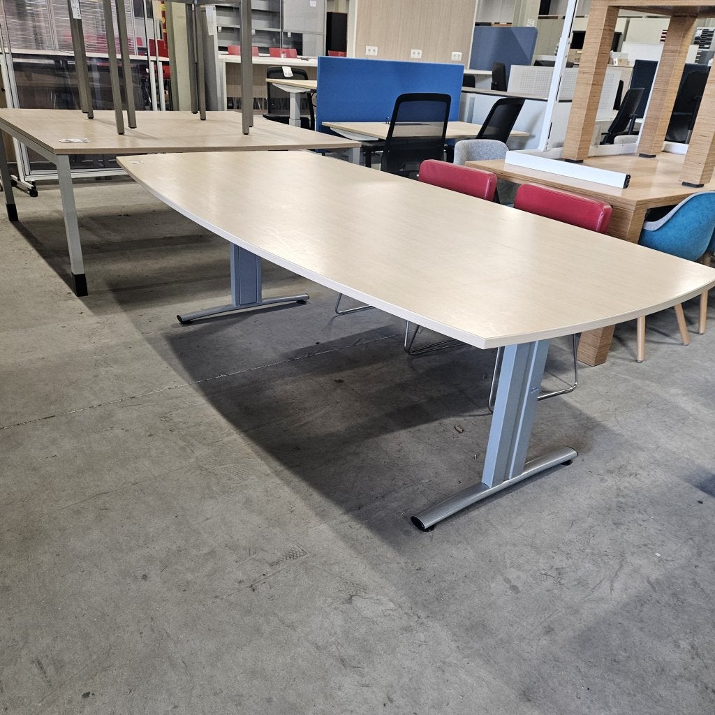 Markant bootvormige vergadertafel - 240x120 cm met klein sc, Niet ingevuld, Gebruikt, Niet ingevuld, Niet ingevuld
