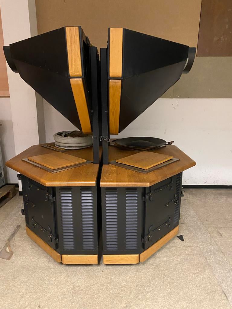 Grote Houtskool BBQ Grill met Afzuigkap - Professioneel, Ophalen of Verzenden, Gebruikt, Houtskool, Vrijstaand