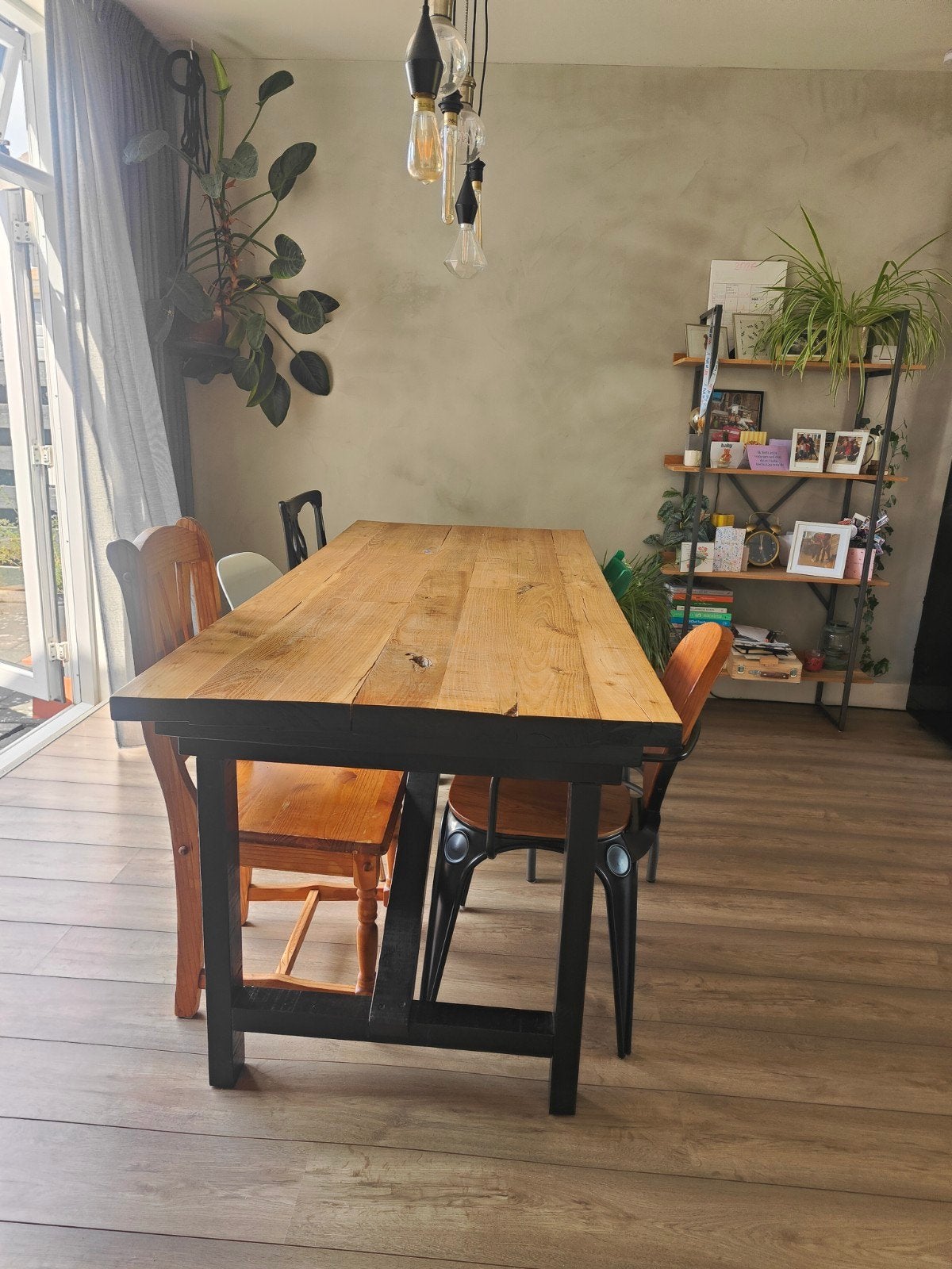 Robuuste eettafel van massief eikenhout, Huis en Inrichting, Tafels | Eettafels, Gebruikt, Industrieel, robuust, Eikenhout, 150 tot 200 cm