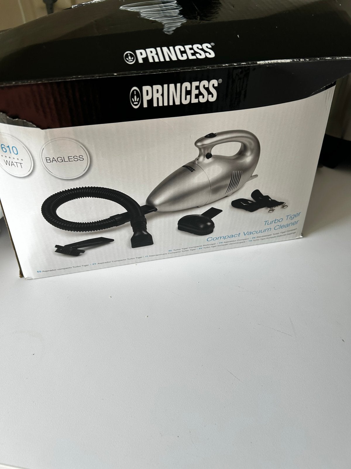 Princess Turbo Tiger Compacte Stofzuiger 610W, Inclusief accessoires, Overige typen, Ophalen of Verzenden, Zo goed als nieuw