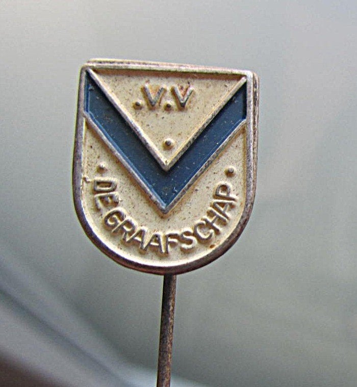 speld  DE GRAAFSCAP  voetbalclub, Verzamelen, Speldjes, Pins en Buttons, Ophalen of Verzenden, Gebruikt, Sport