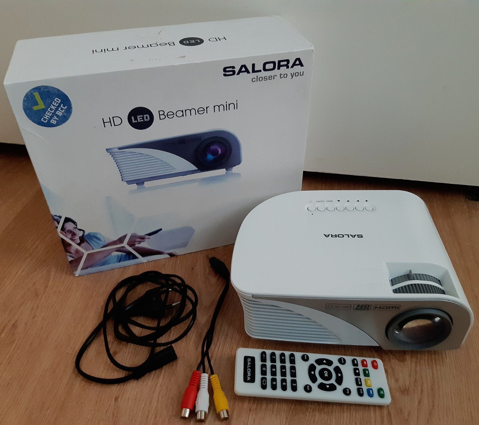 Salora HD LED Beamer Mini / Projector, Ophalen of Verzenden, LED, Salora