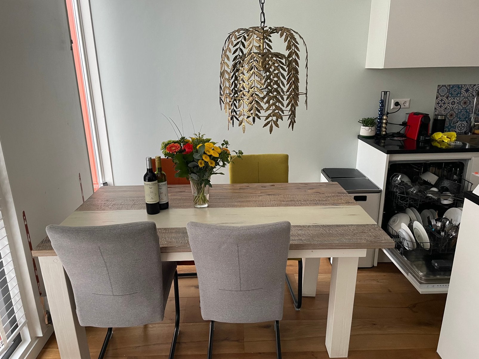 Massief houten eettafel met 4 stoelen, Ophalen, Eikenhout, 50 tot 100 cm, Zo goed als nieuw