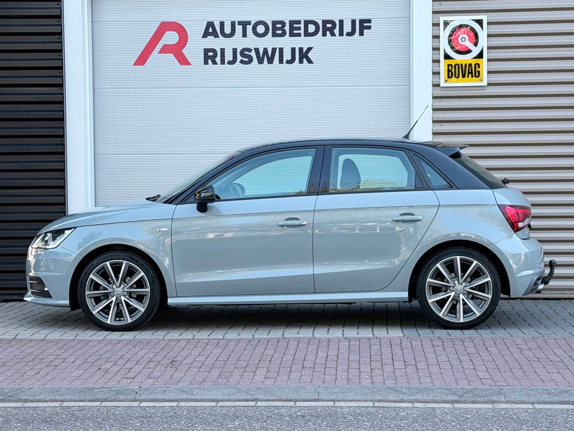 Audi A1 Sportback 1.0 TFSI S-Line Navi/Trekhaak, Auto's, Voorwielaandrijving, Euro 6, 95 pk, 4 stoelen