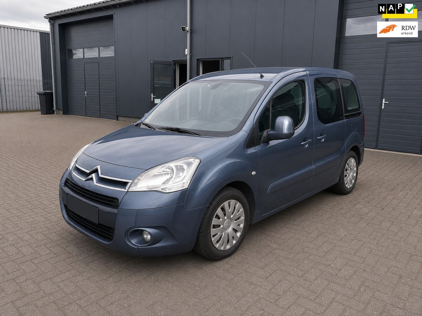 Citroen Berlingo 1.6-16V Multispace rolstoel auto., Voorwielaandrijving, Gebruikt, 4 cilinders, Origineel Nederlands