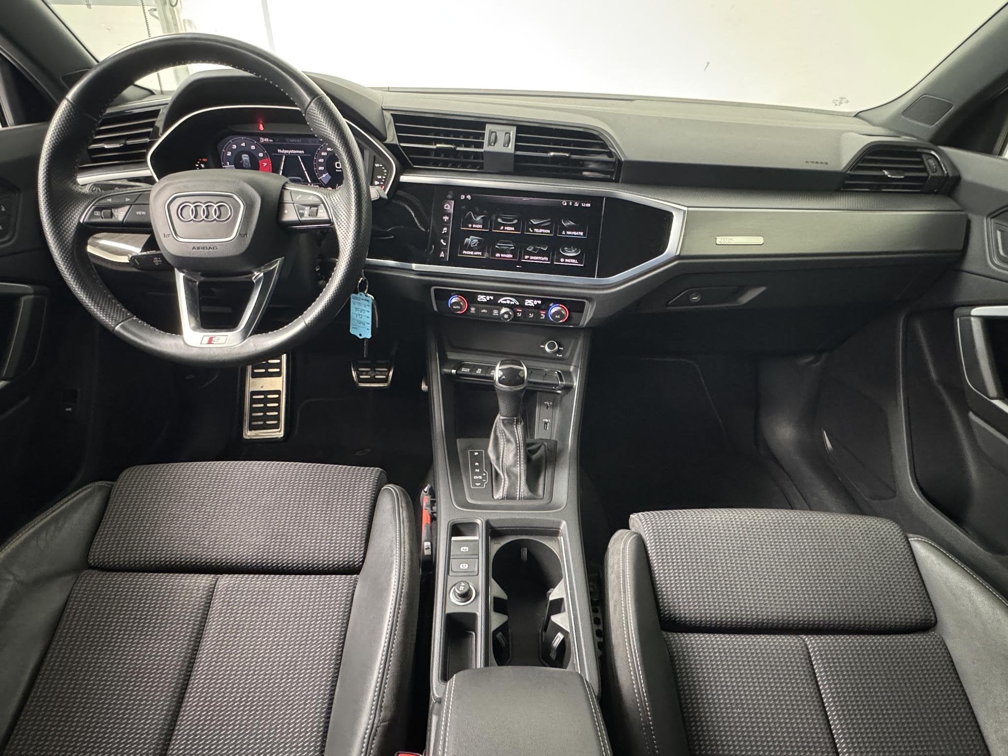 Audi Q3 35 TFSI Pro Line S | S-line | Camera | Navigatie |, Auto's, 4 cilinders, 1505 kg, Leder en Stof, Parkeersensor