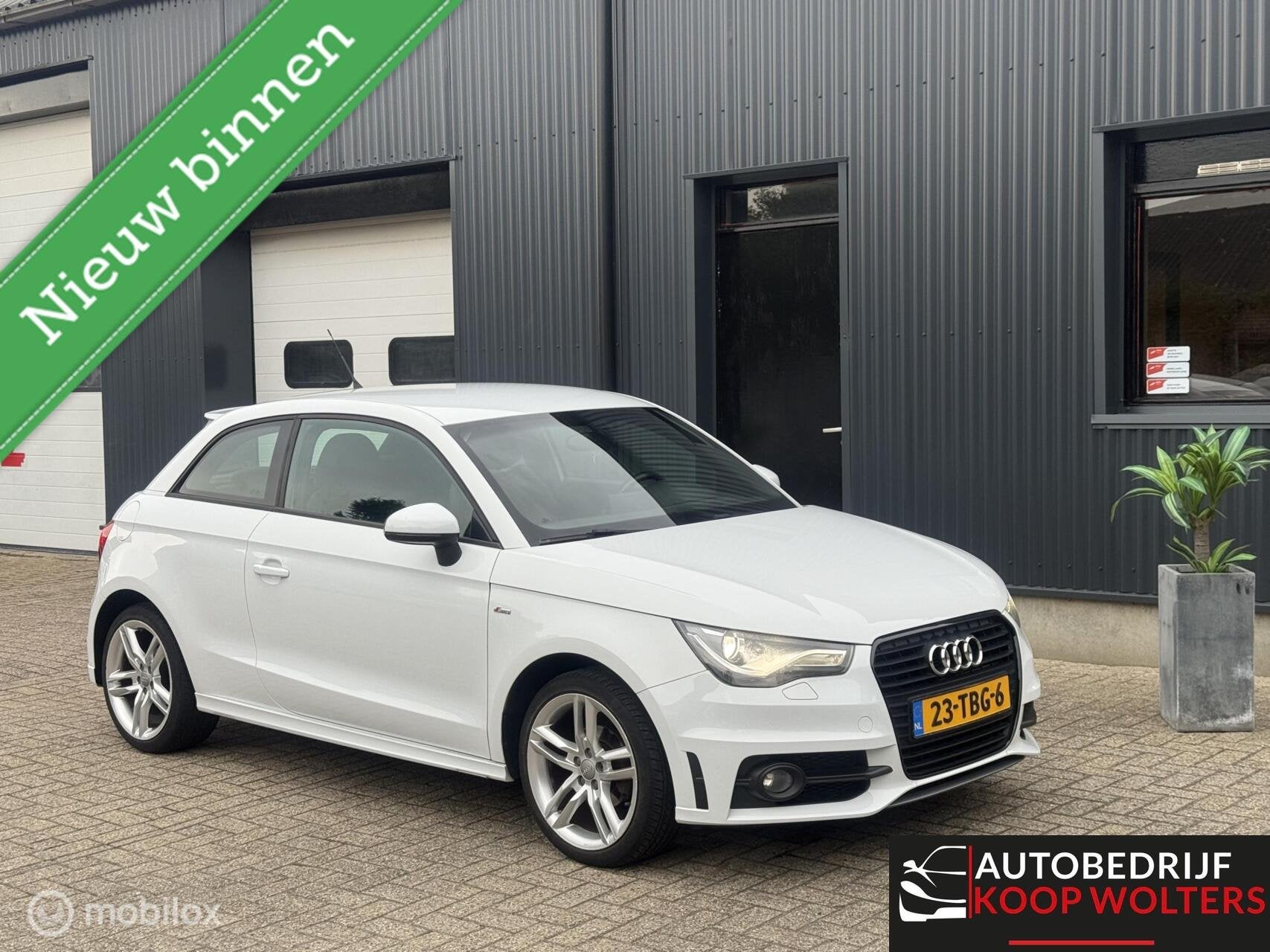 Audi A1 1.2 TFSI S LINE XENON NAVI 170.000KM, Voorwielaandrijving, Euro 5, 86 pk, 4 cilinders