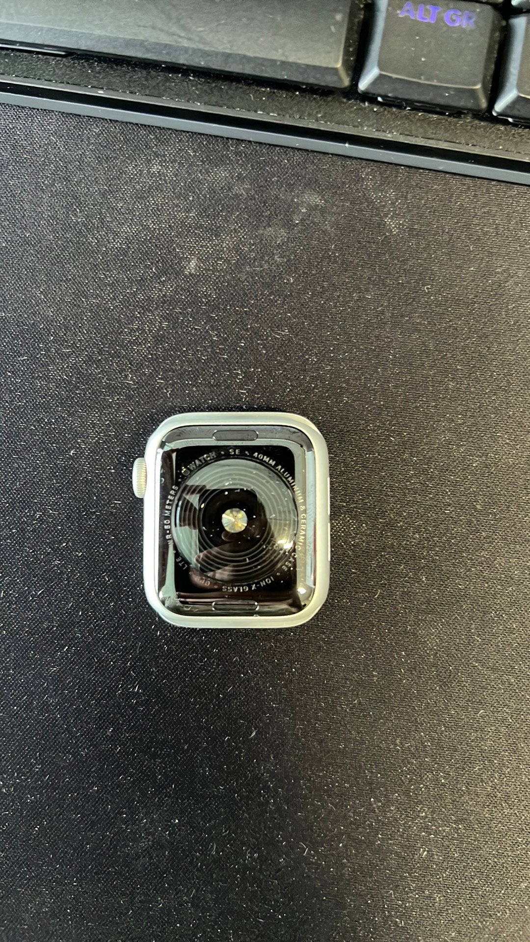 Foto 2 van Apple Watch SE 1e generatie 40mm
