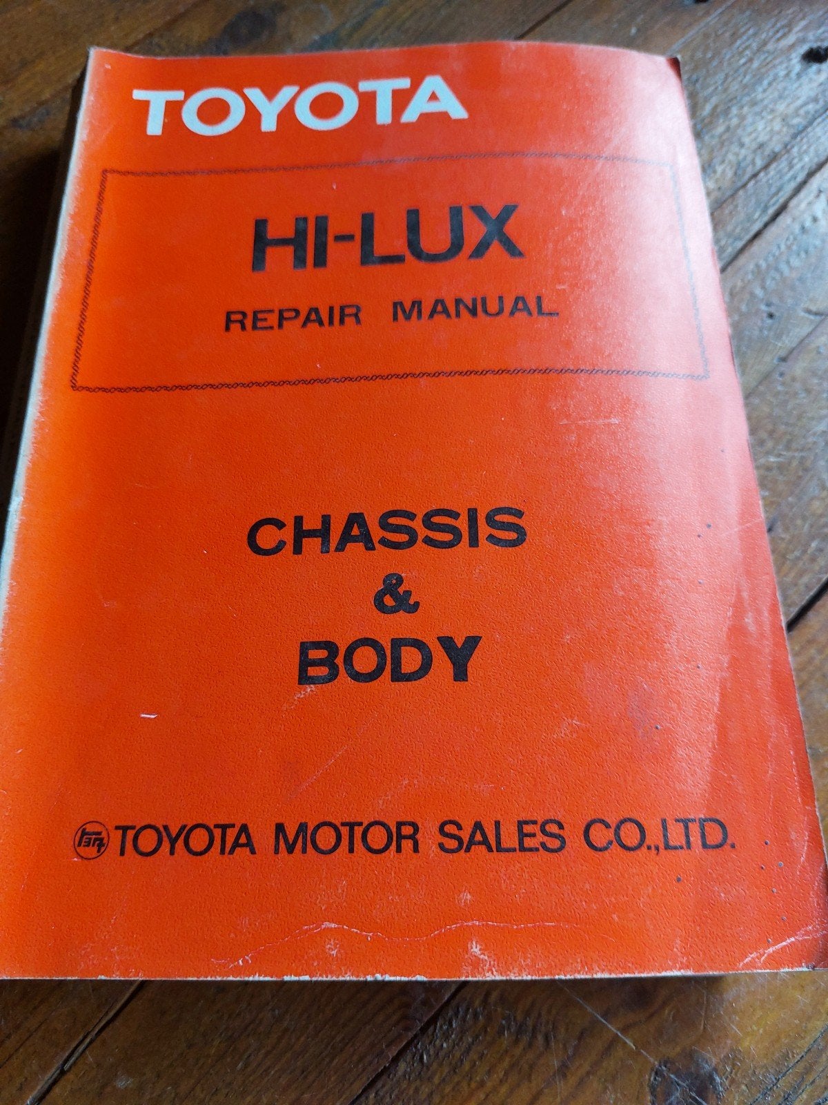 REPAIR MANUAL CHASSIS-BODY TOYOTA HILUX RN30 RN40, Ophalen of Verzenden