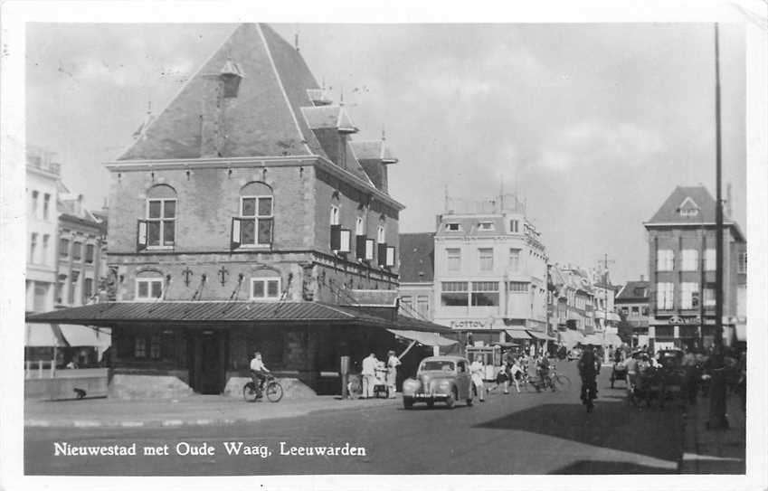 300-321-029 Leeuwarden Nieuwestad met Oude Waag, Verzenden, Voor 1920, Friesland