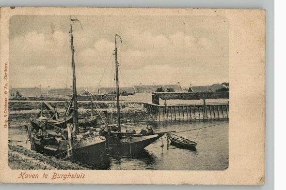 Haven te Burghsluis met 2 vissersboten HS2 HS3 zie info