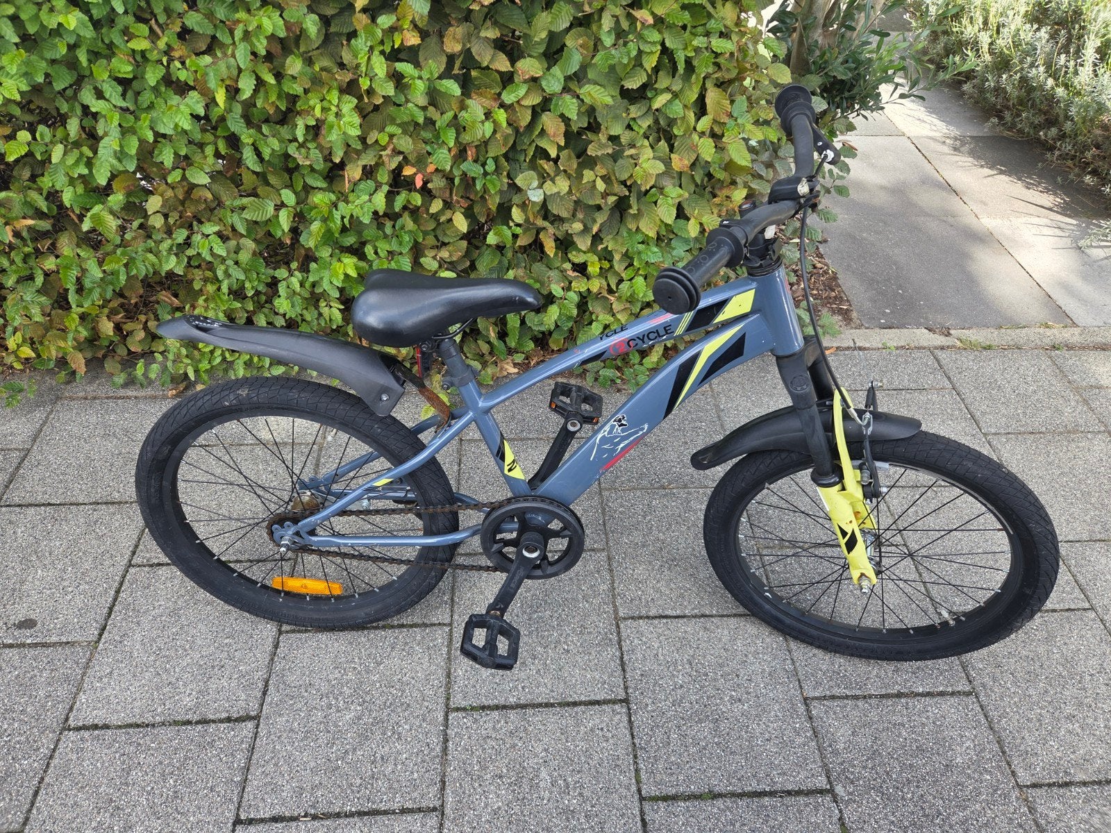 2Cycle kinderfiets 20 inch - grijs/geel, Ophalen, 20 inch of meer, Gebruikt, Velgrem
