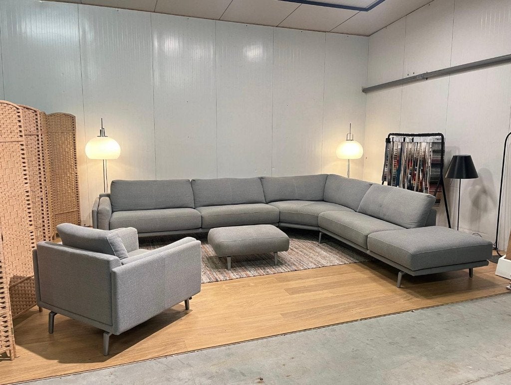 ZGAN Leolux Bellice Hoekbank + Hocker – NP: €17.500, Leolux, https://www.leolux.nl/, Hoekbank, 300 cm of meer