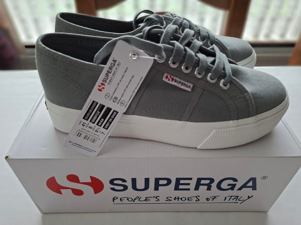 Nieuwe Superga Platform Sneakers - Grey Dark Sage - Maat 41, Kleding | Dames, Schoenen, Ophalen of Verzenden, Nieuw, Grijs, Sneakers of Gympen