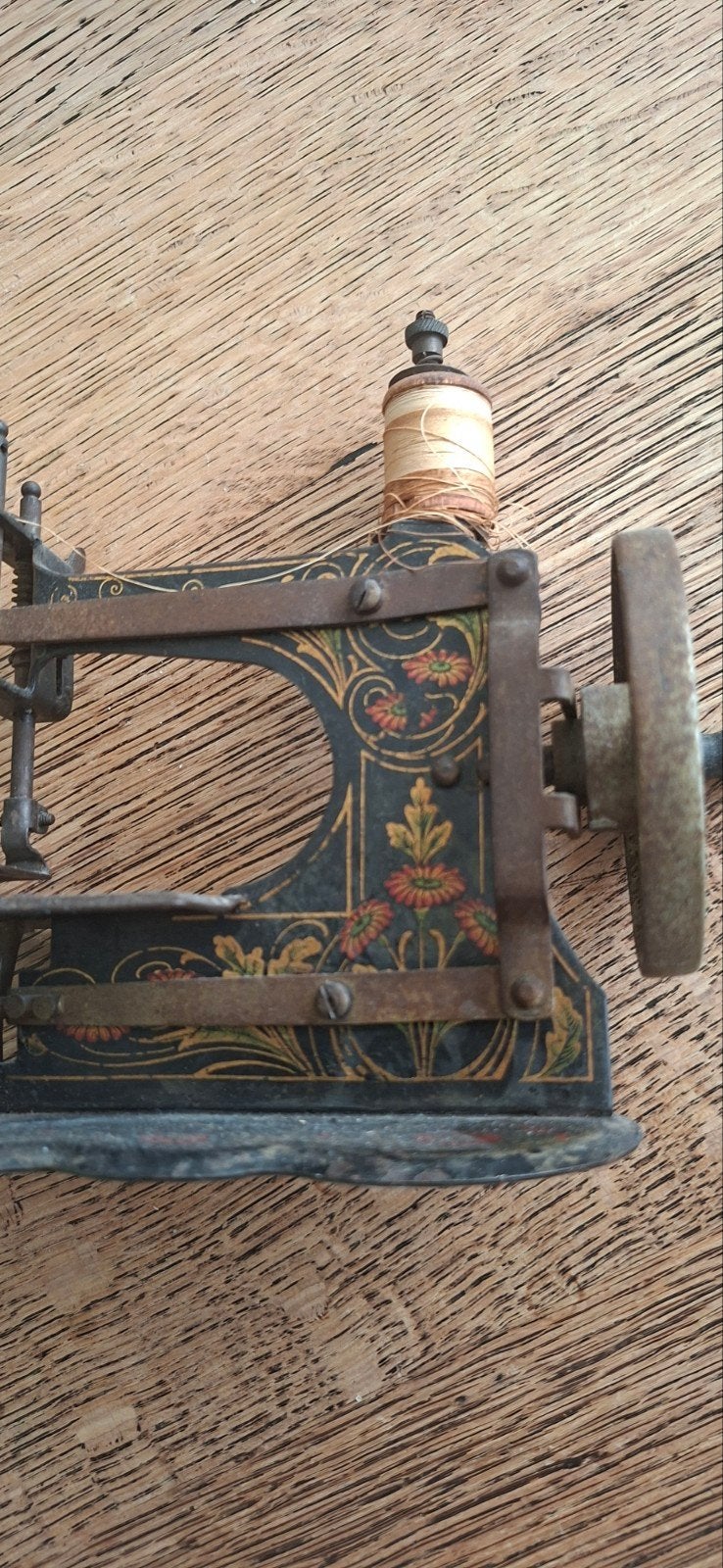 Antieke  naaimachinetje -  verzamelobject, Antiek en Kunst, Ophalen