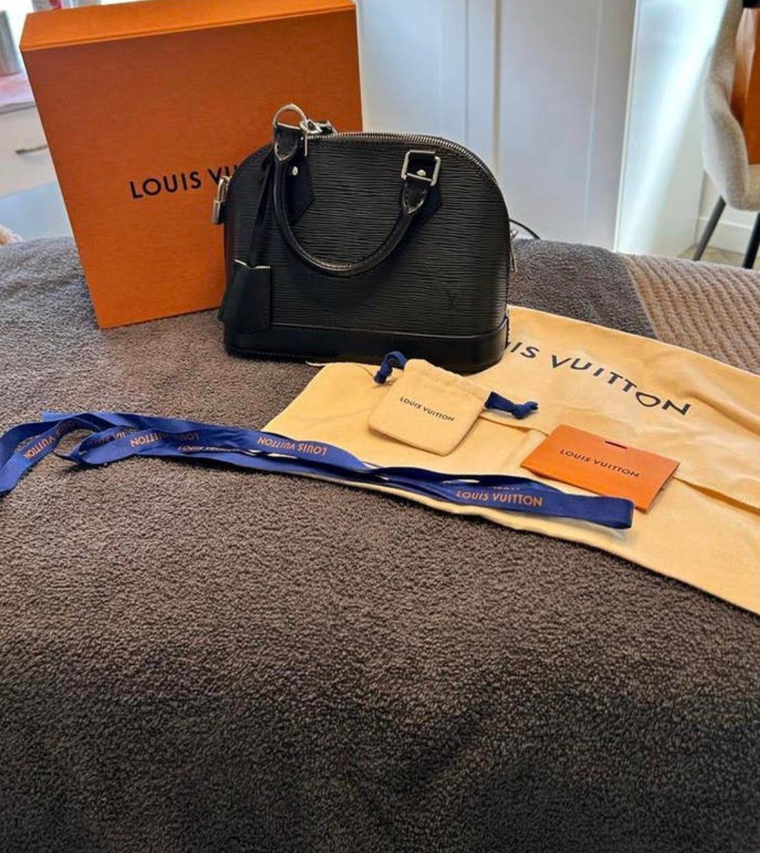 Louis Vuitton Alma BB zwart leer origineel, Sieraden, Tassen en Uiterlijk, Tassen | Damestassen, Ophalen of Verzenden, Zo goed als nieuw