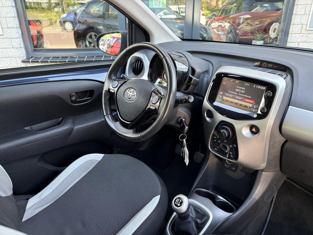 Toyota Aygo 1.0 VVT-i x-play Camera led Nap Beurt (bj 2015), Auto's, Euro 5, Gebruikt, Origineel Nederlands, Bedrijf