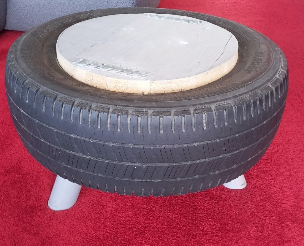 Unieke salon-bijzettafel model autoband, Ophalen, 50 tot 100 cm, Rond, Zo goed als nieuw