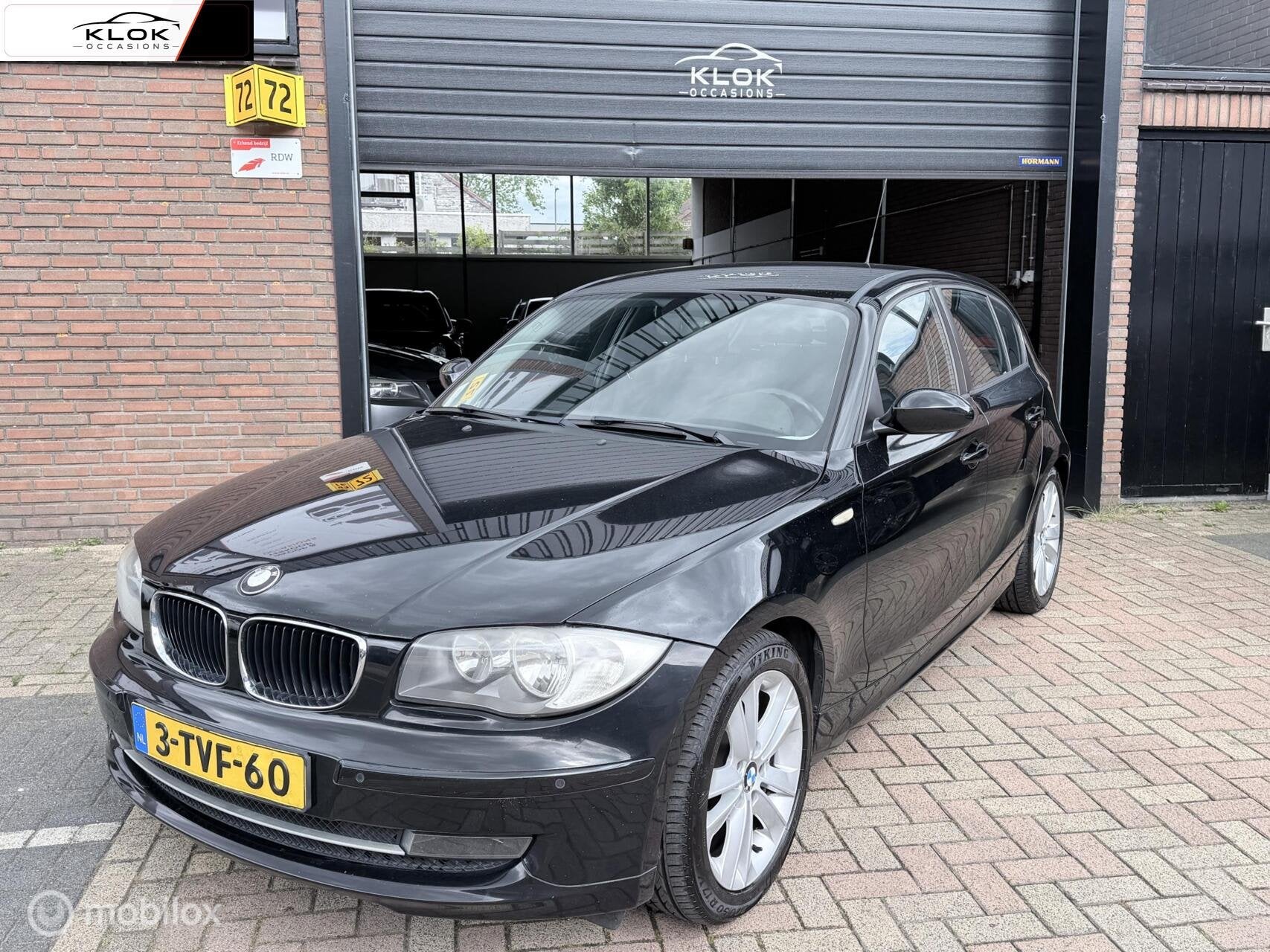 BMW 1-serie 116i Executive Automaat Airco Parkeer sensoren, Auto's, Parkeersensor, Achterwielaandrijving, 4 cilinders, 4 stoelen