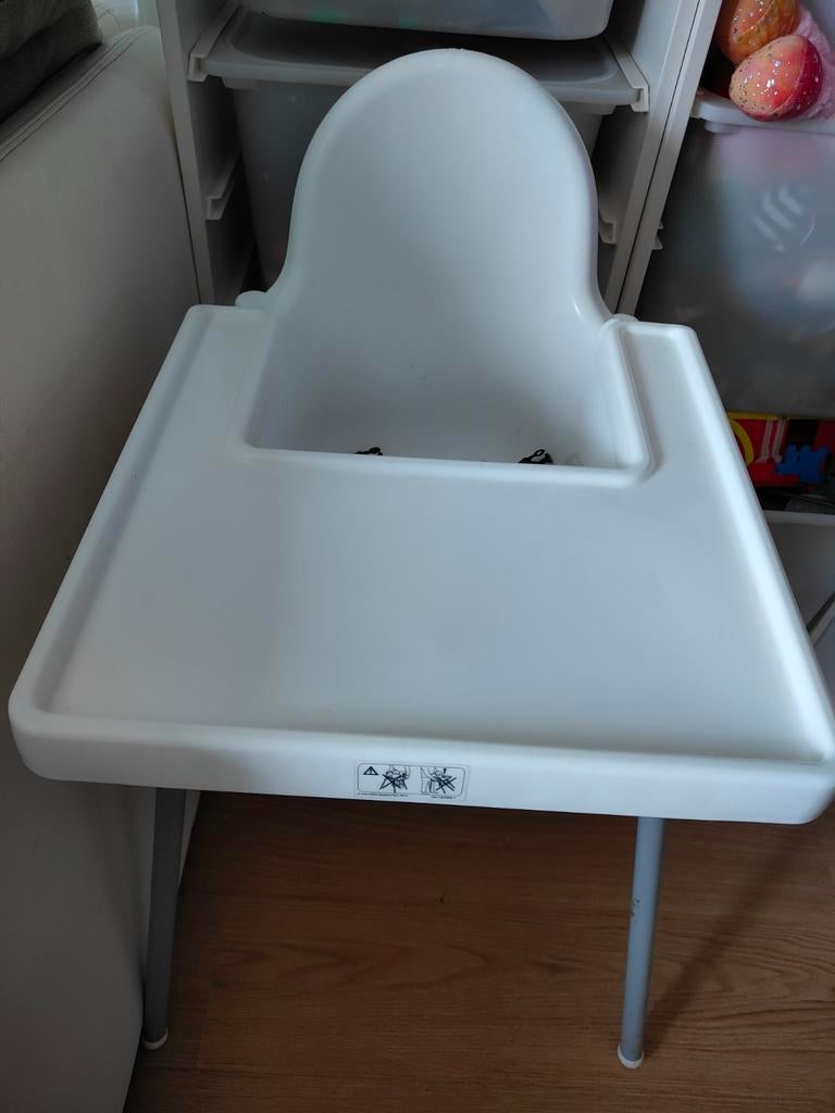 Witte IKEA Antilope kinderstoel met blad - Rotterdam Noord, Kinderen en Baby's, Kinderstoelen, Ophalen, Gebruikt, Overige typen