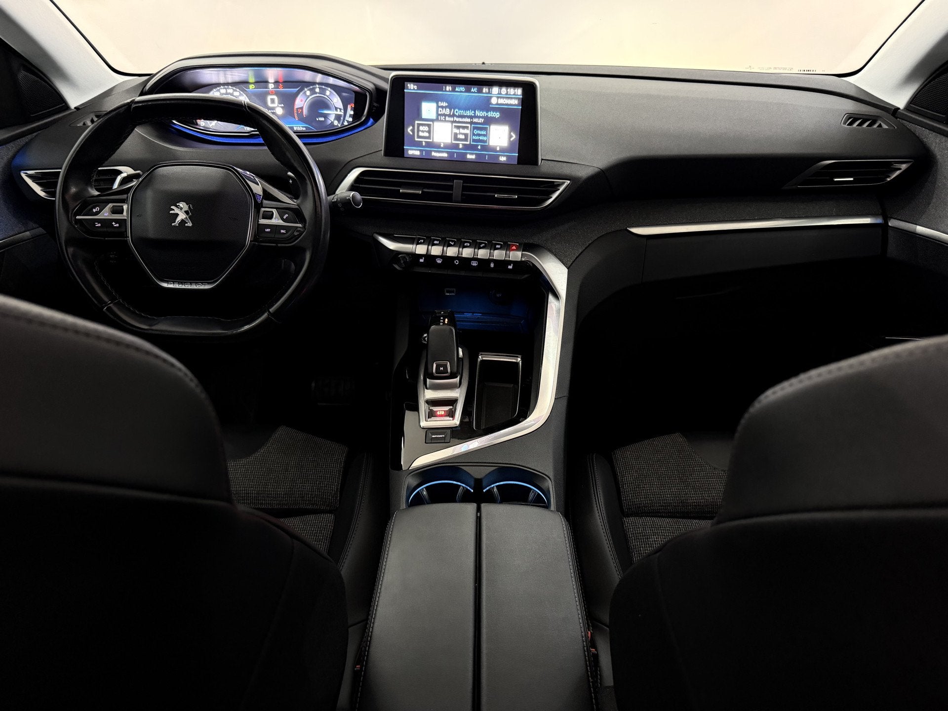 Peugeot 3008 1.2 PureTech Blue Lease Premium Avantage Panora, Auto's, Gebruikt, 1199 cc, Lane Keeping Assist, Leder en Stof