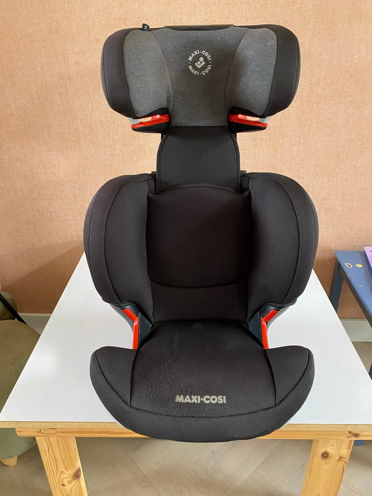 Foto 2 van Maxi-Cosi RodiFix AP Isofix Auto 15-36 kg  AirProtect | 2022