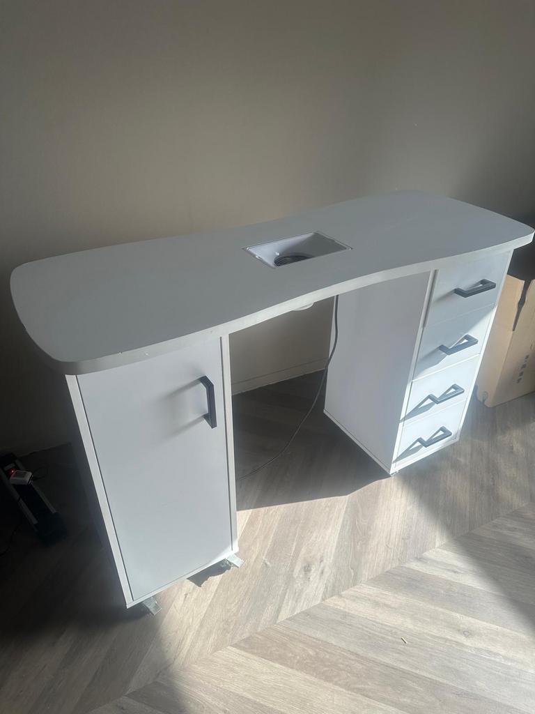 Nageltafel met afzuiger - 200x80x45 cm, Ophalen, Overige typen, Gebruikt, Spaanplaat of MDF