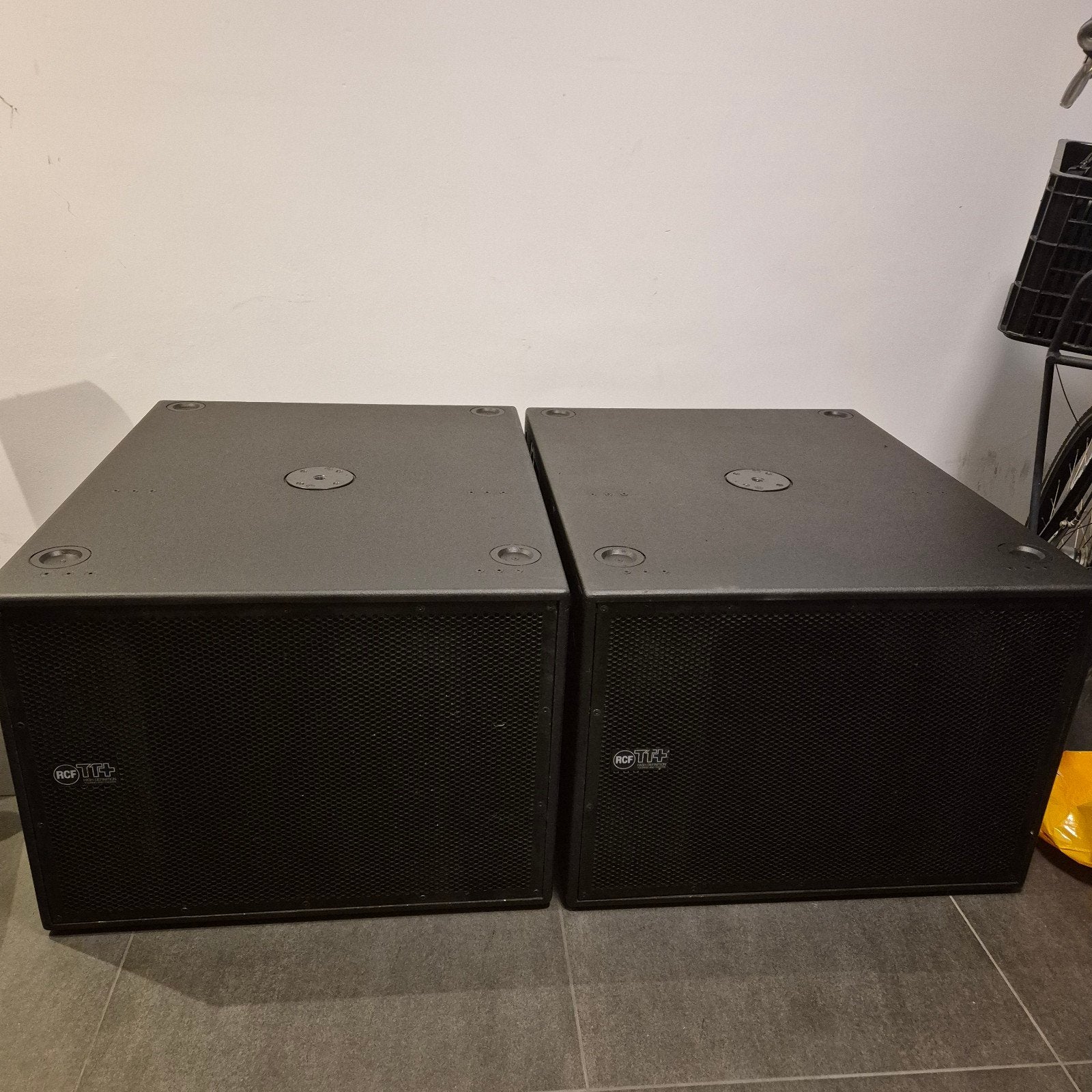 Rcf tts18a, Audio, Tv en Foto, Luidsprekers, Zo goed als nieuw, Ophalen