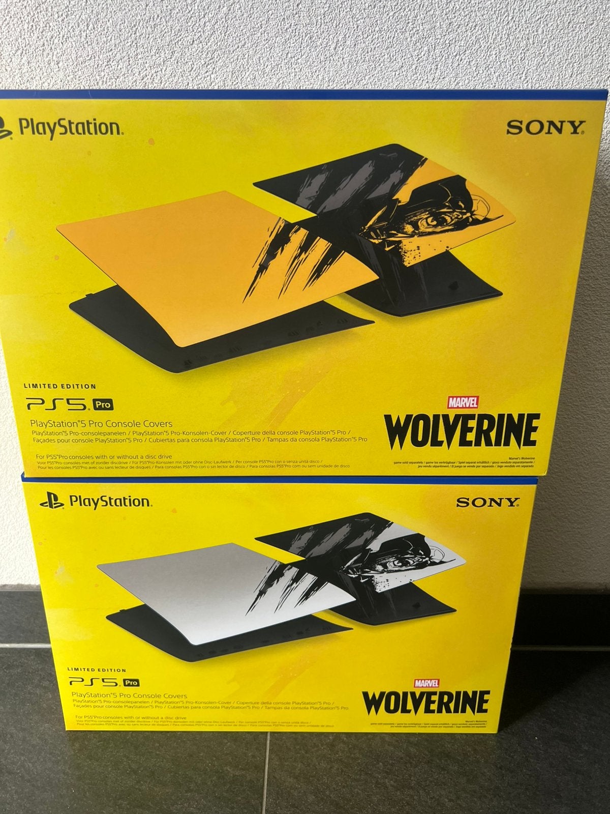 Wolverine PS5 PRO Cover Battle Yellow Of Adamantium
