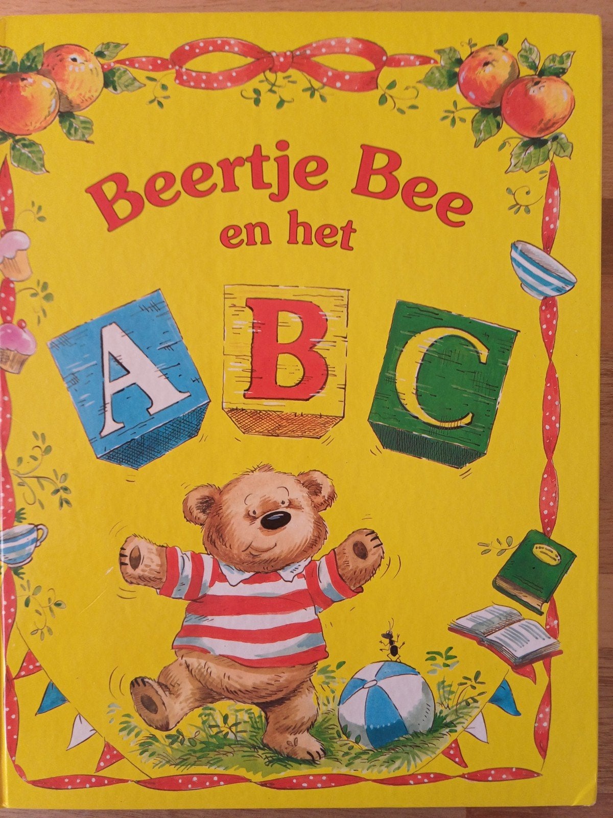 Beertje Bee en het ABC, Ophalen of Verzenden, Zo goed als nieuw, Fictie algemeen