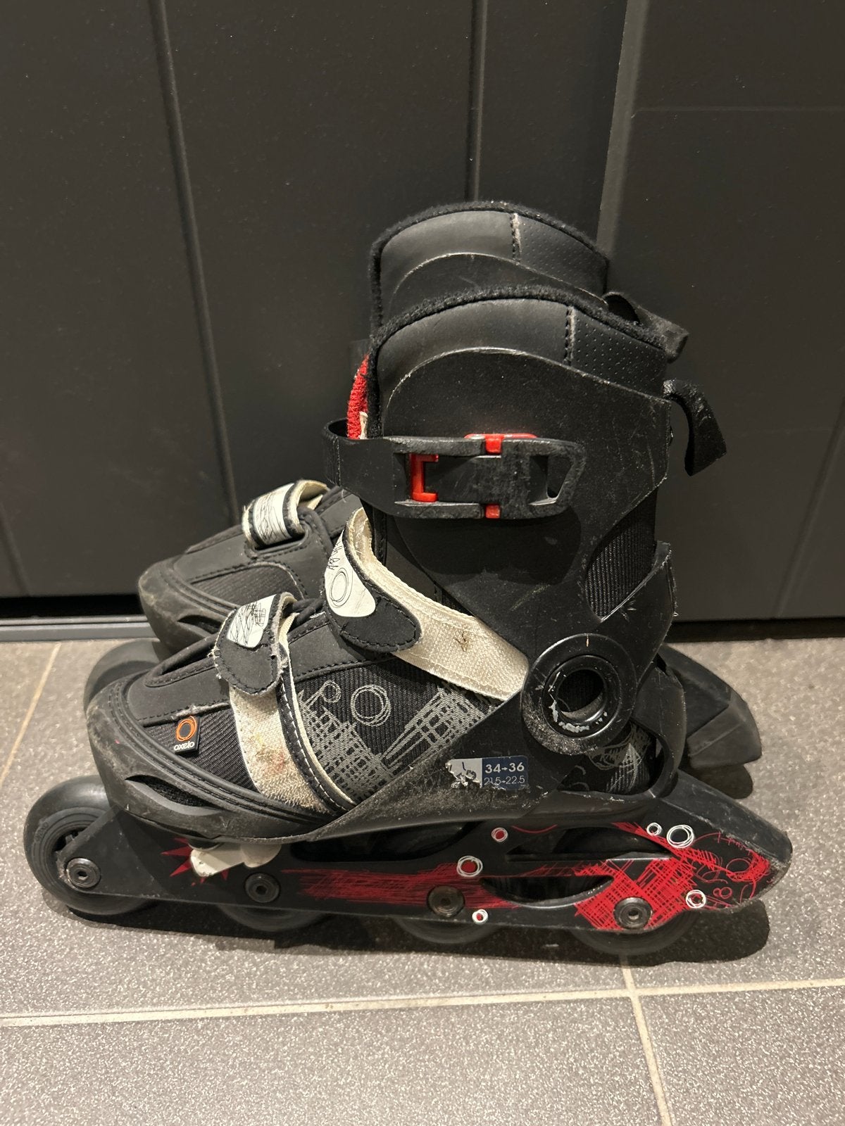 Verstelbare Inline Skates van het merk Oxelo Maat 34-36, Sport en Fitness, Verstelbaar, Kinderen, Zo goed als nieuw, Inline skates 4 wielen