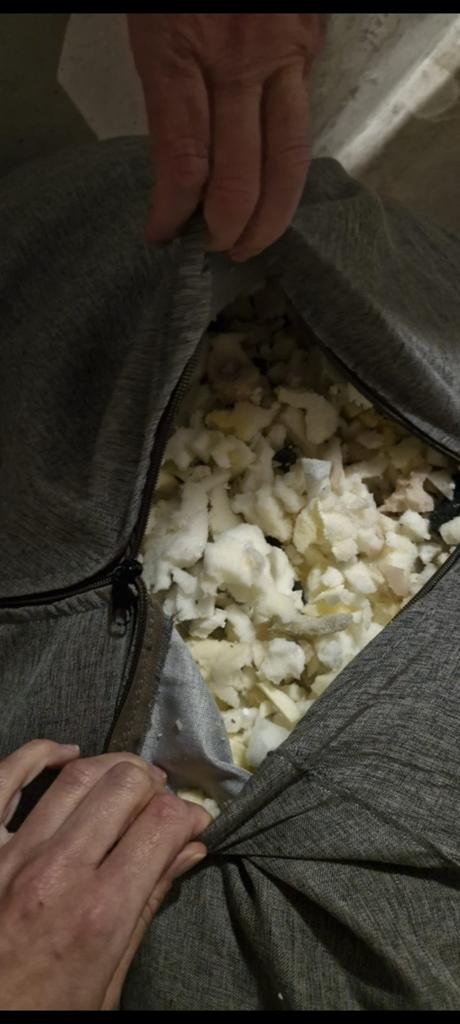 Heel veel schuimrubber stukjes, Ophalen of Verzenden