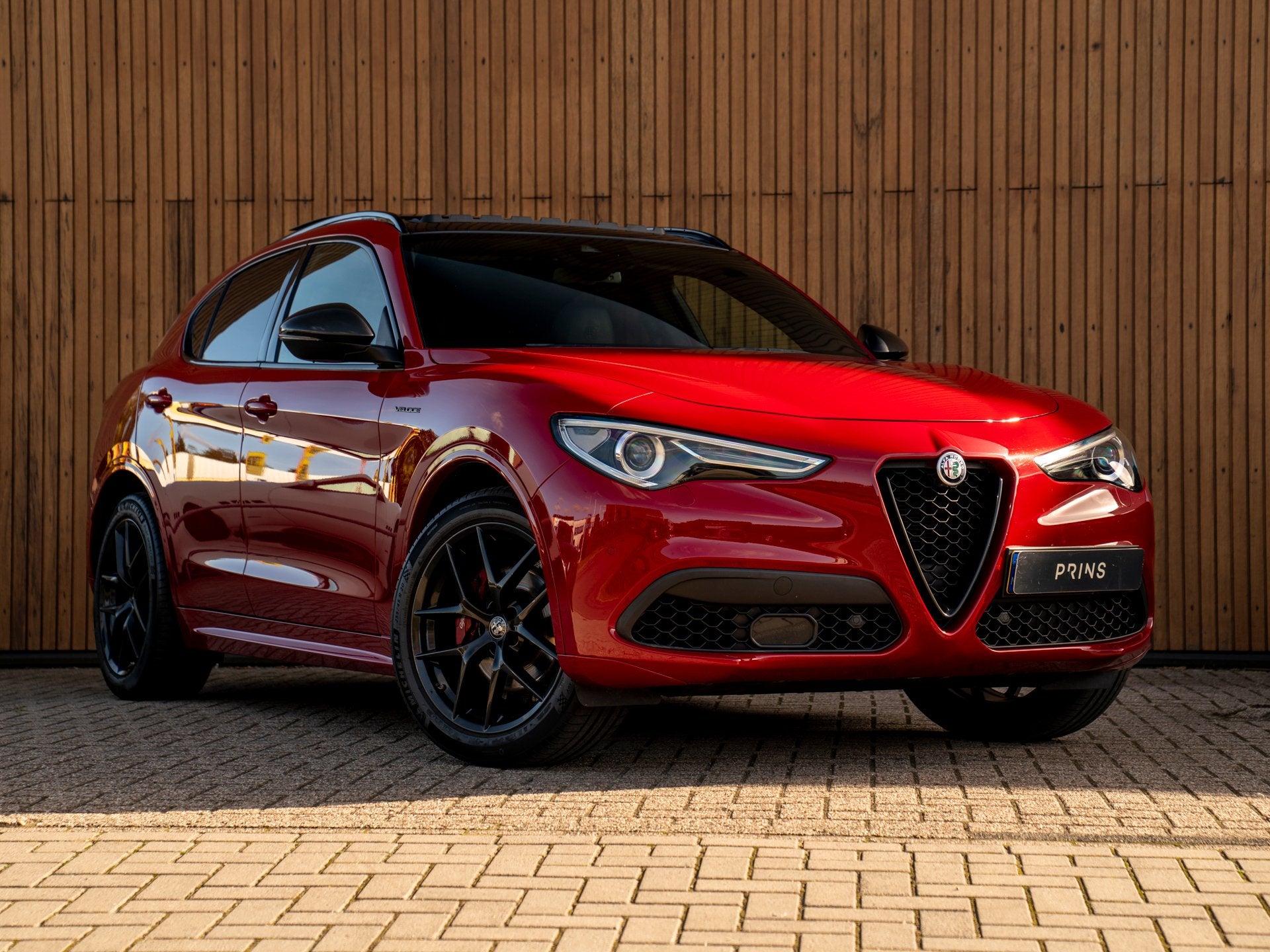 Alfa Romeo Stelvio 2.0T 280pk AWD Veloce | Pano-dak | CarPla, Auto's, Automaat, 4 cilinders, Met garantie (alle), Bedrijf