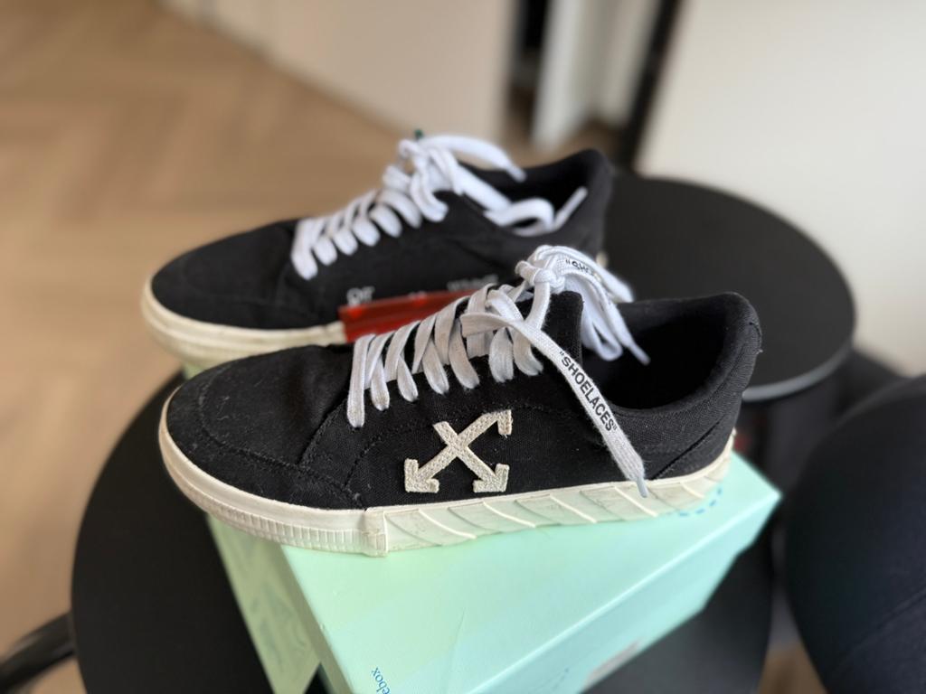 Off white maat 39 origineel als nieuw KOOPJE, Ophalen of Verzenden, Zo goed als nieuw, Zwart