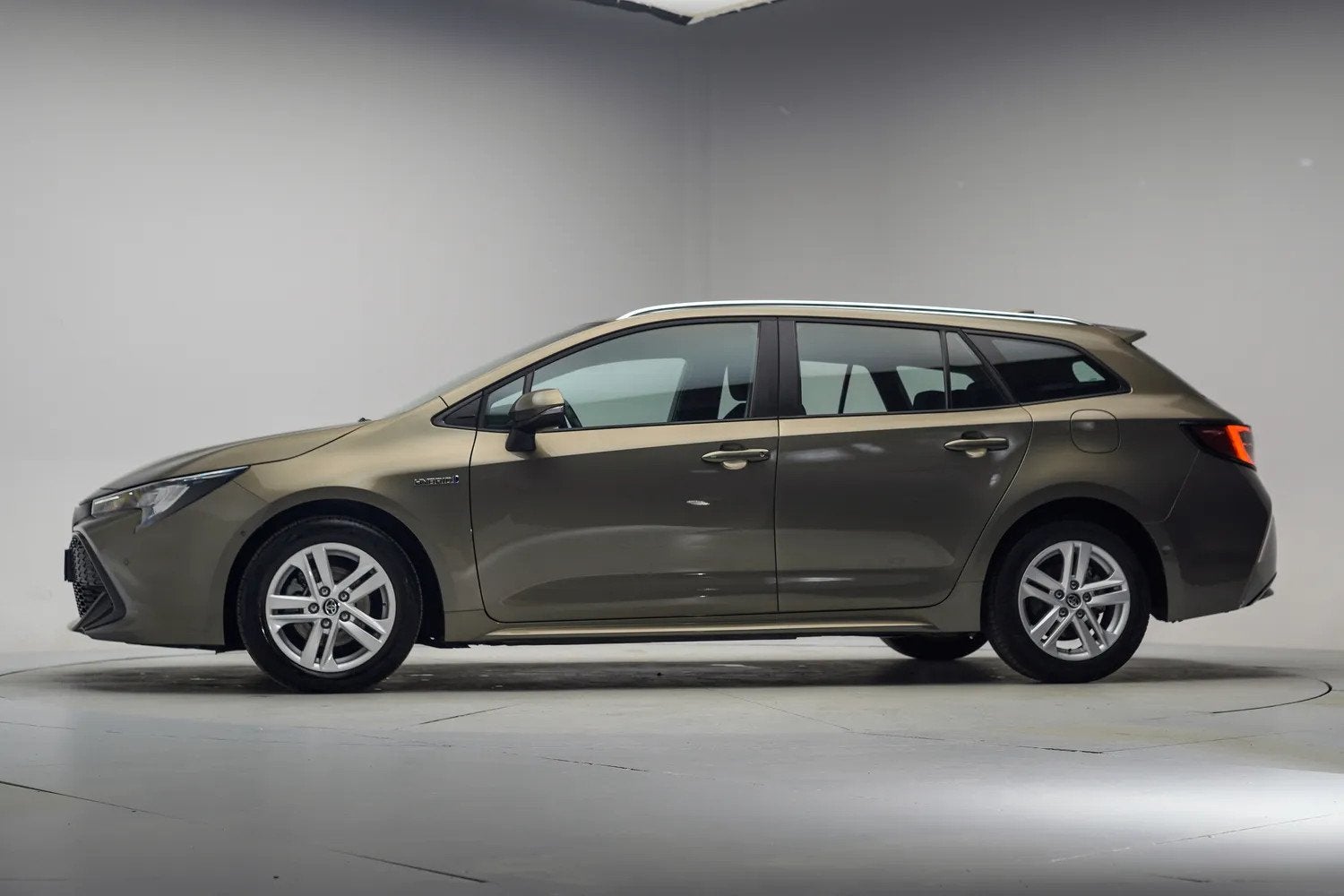 Toyota Corolla Touring Sports Dynamic 1.8i Hybrid (bj 2022), Auto's, Voorwielaandrijving, 1345 kg, 450 kg, Gebruikt