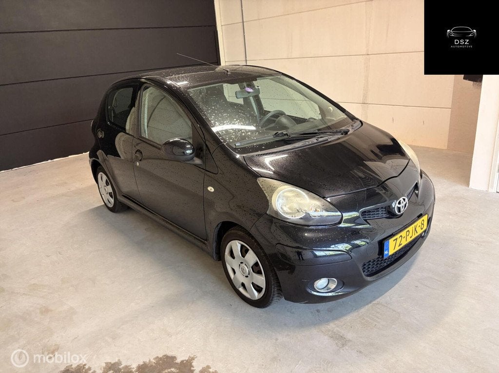 Toyota Aygo 1.0-12V Comfort Navigator, Voorwielaandrijving, Euro 5, Gebruikt, 4 stoelen