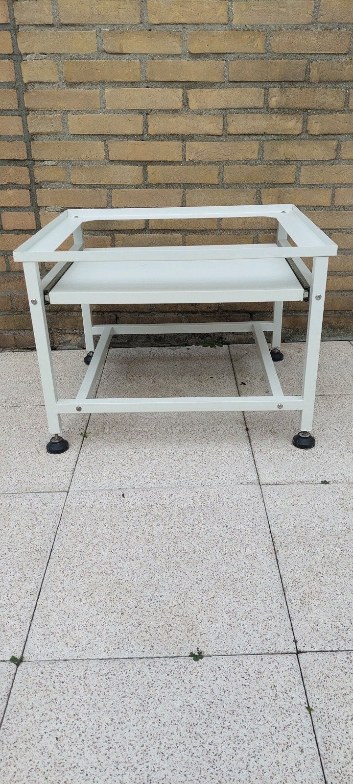 Wasmachineverhoger met uittrekbaar schap, Ophalen, Zo goed als nieuw, Minder dan 1200 toeren, Minder dan 85 cm