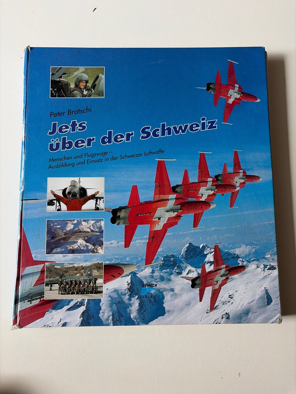 Jets über der Schweiz - Peter Brotschi (Boek), Ophalen of Verzenden, 1945 tot heden, Gelezen, Luchtmacht